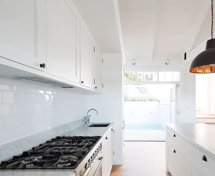 مطابخ باللون الأبيض (26)